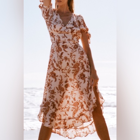 Kivari “Ophelia” V-Neck Midi Dress in Russett Floral, Size M - Picture 2 of 3